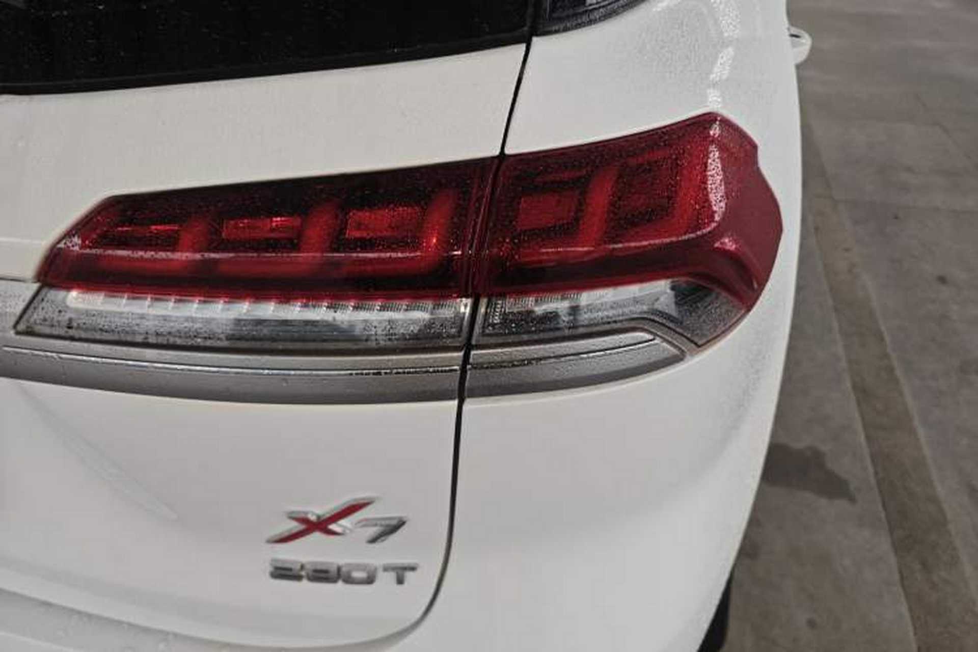 Used CHANGAN OSHAN X7 2020 1.5T Automatic Luxury Model Right Rear Taillight
