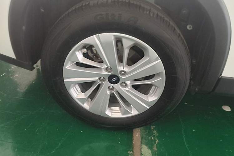 Used CHANGAN OSHAN X7 2020 1.5T Automatic Elite Edition Right Rear Wheel Hub