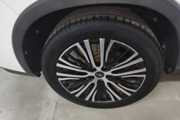 Used CHANGAN OSHAN X7 2020 1.5T Automatic Luxury Version Right Rear Wheel Hub