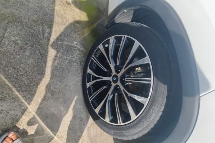 Used CHANGAN OSHAN X7 2020 1.5T Automatic Flagship Edition Right Rear Wheel Hub