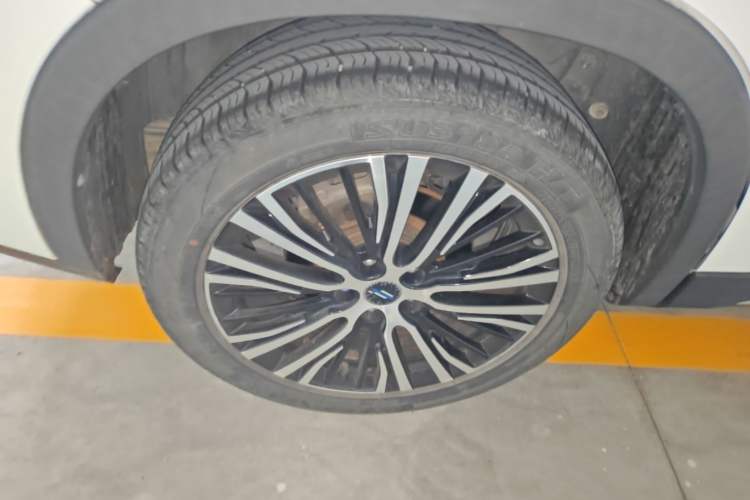 Used CHANGAN OSHAN X7 2020 1.5T Automatic Luxury Model Right Rear Wheel Hub