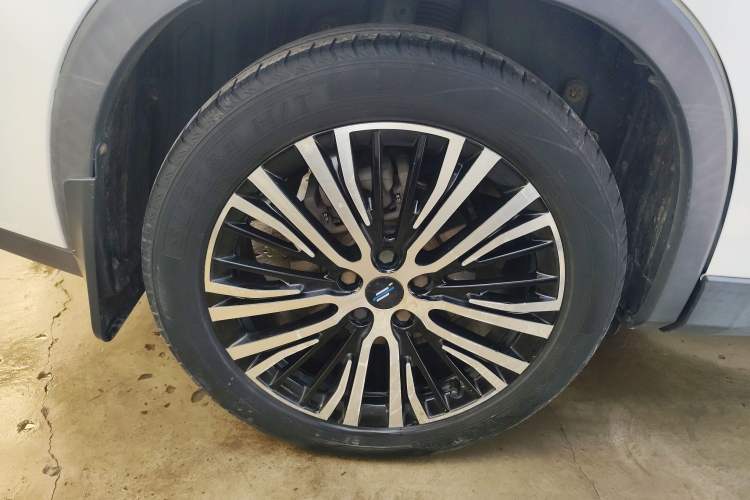 Used CHANGAN OSHAN X7 2020 1.5T Automatic Prestige Edition Right Rear Wheel Hub