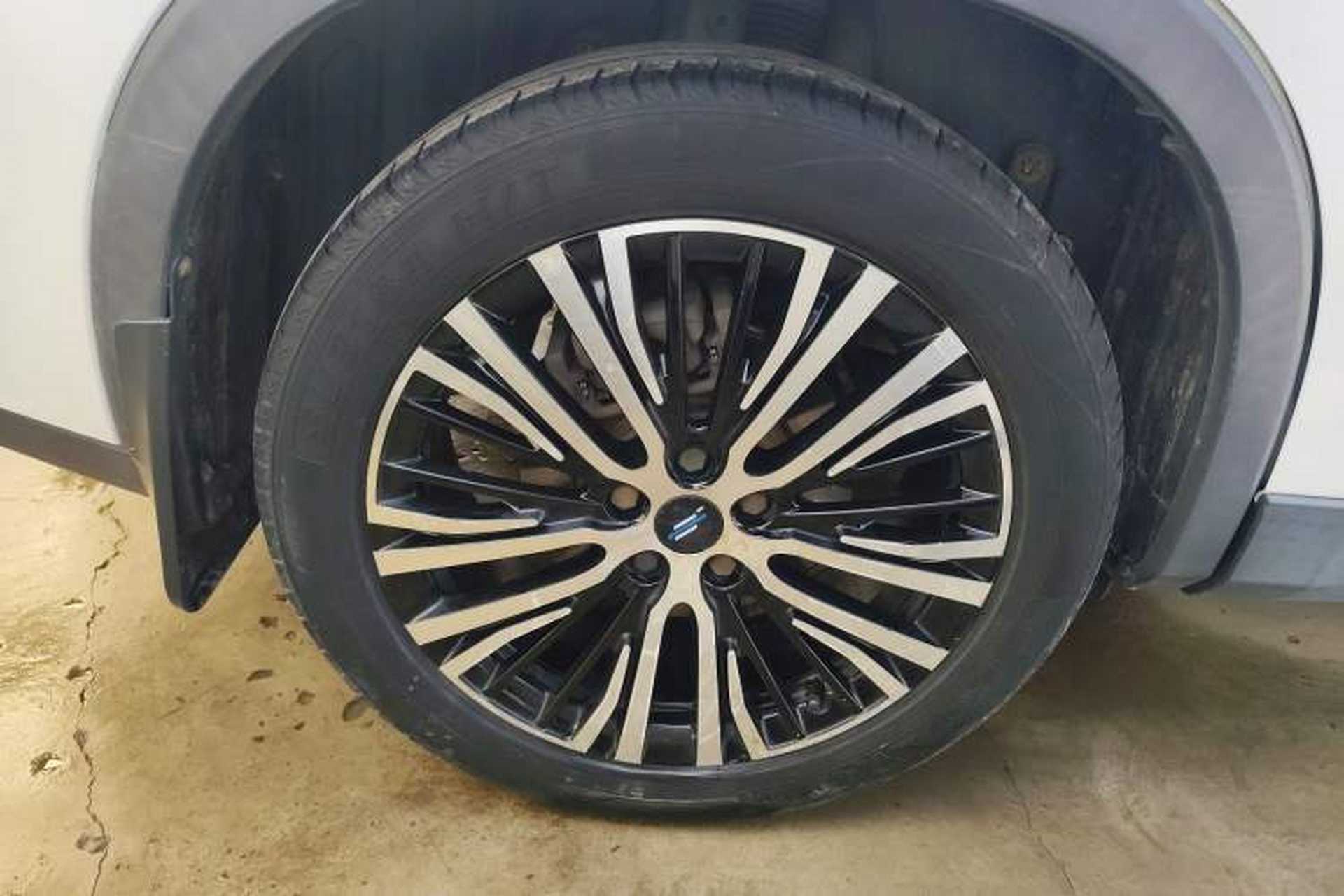 Used CHANGAN OSHAN X7 2020 1.5T Automatic Prestige Edition Right Rear Wheel Hub