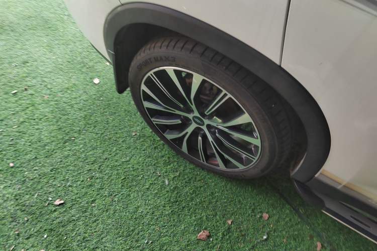Used CHANGAN OSHAN X7 2020 1.5T Automatic Flagship Edition Right Rear Wheel Hub