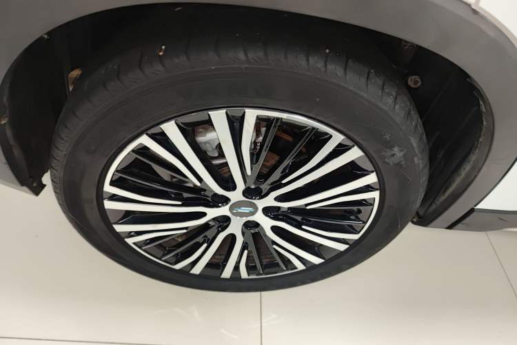 Used CHANGAN OSHAN X7 2020 1.5T Automatic Luxury Version Right Rear Wheel Hub