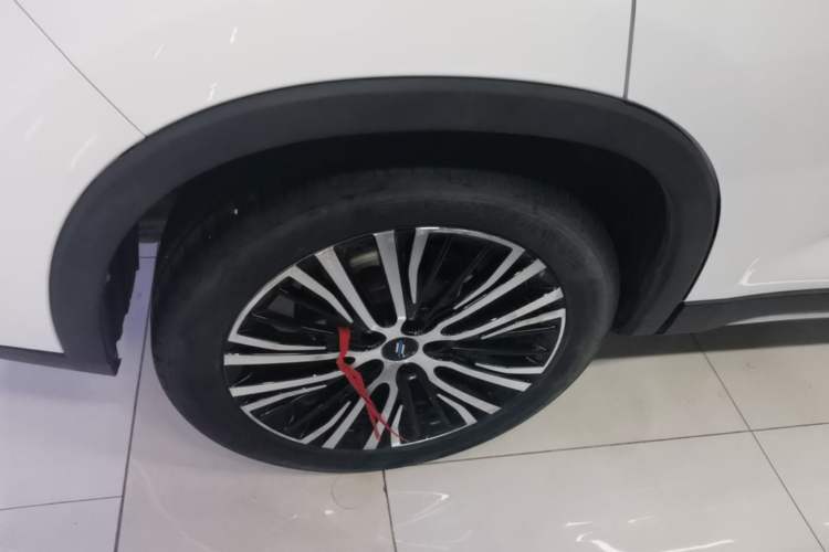 Used CHANGAN OSHAN X7 2020 1.5T Automatic Luxury Version Right Rear Wheel Hub