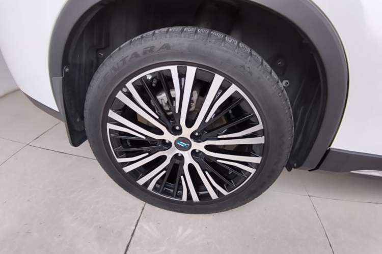 Used CHANGAN OSHAN X7 2020 1.5T Automatic Luxury Version Right Rear Wheel Hub