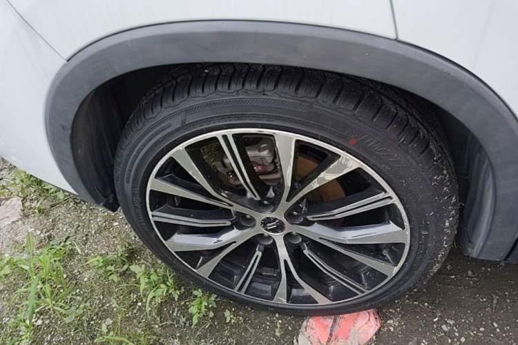 Used CHANGAN OSHAN X7 2020 1.5T Automatic Flagship Edition Right Rear Wheel Hub