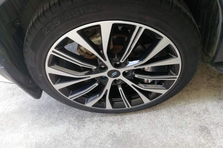 Used CHANGAN OSHAN X7 2020 1.5T Automatic Flagship Edition Right Rear Wheel Hub