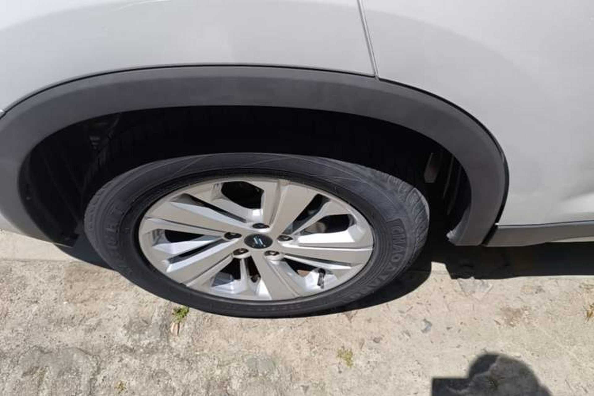 Used CHANGAN OSHAN X7 2020 1.5T Automatic Elite Edition Right Rear Wheel Hub