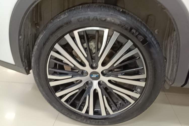 Used CHANGAN OSHAN X7 2020 1.5T Automatic Luxury Version Right Rear Wheel Hub