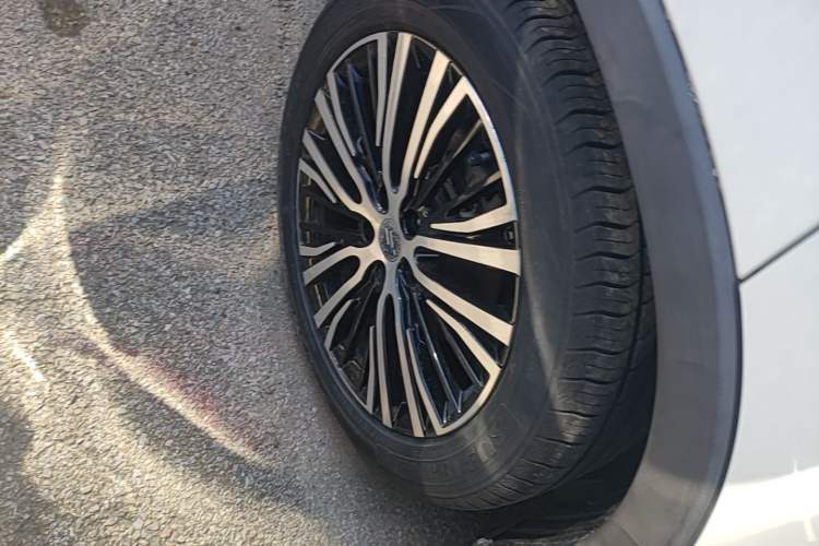Used CHANGAN OSHAN X7 2020 1.5T Automatic Prestige Edition Right Rear Wheel Hub
