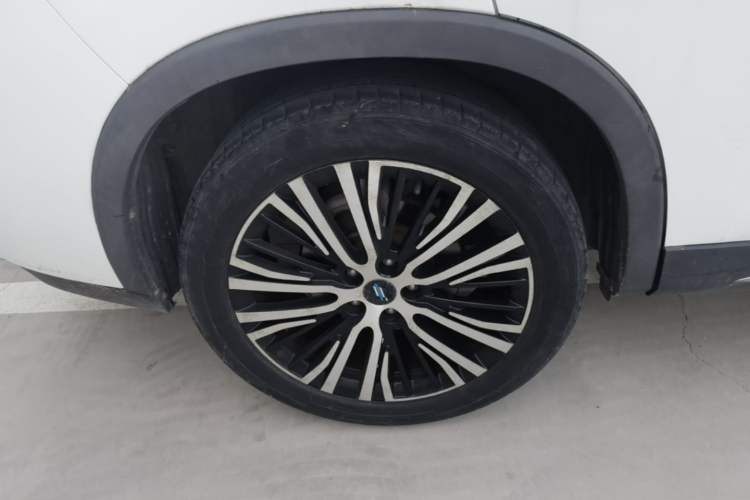 Used CHANGAN OSHAN X7 2020 1.5T Automatic Luxury Version Right Rear Wheel Hub