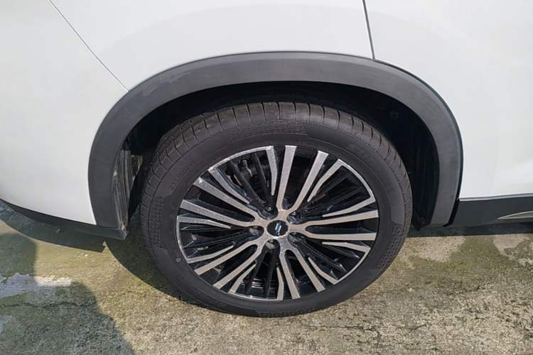 Used CHANGAN OSHAN X7 2020 1.5T Automatic Luxury Model Right Rear Wheel Hub