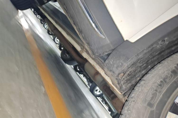 Used CHANGAN OSHAN X7 2020 1.5T Automatic Luxury Model Right Side Sill