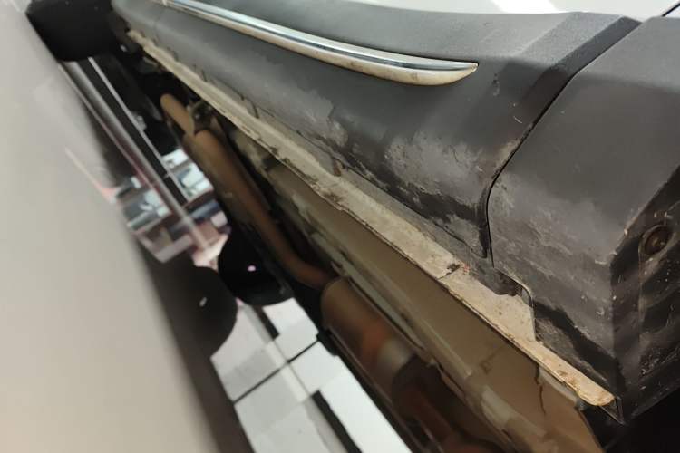 Used CHANGAN OSHAN X7 2020 1.5T Automatic Luxury Version Right Side Sill