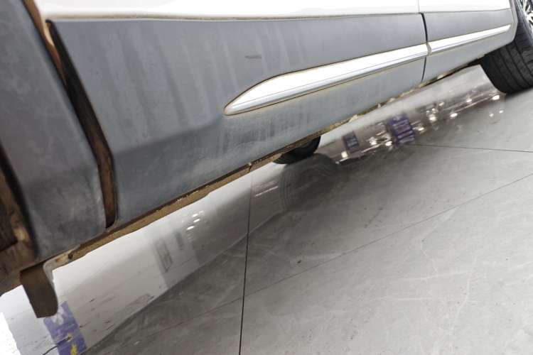 Used CHANGAN OSHAN X7 2020 1.5T Automatic Luxury Model Right Side Sill