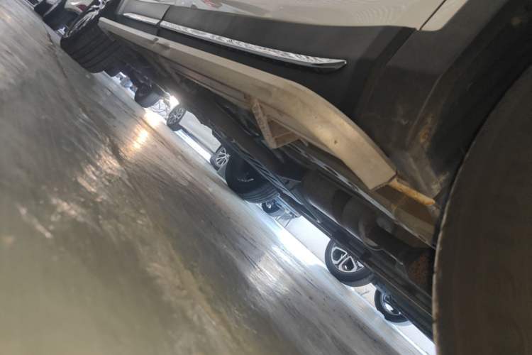 Used CHANGAN OSHAN X7 2020 1.5T Automatic Luxury Version Right Side Sill