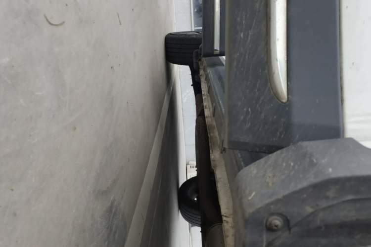 Used CHANGAN OSHAN X7 2020 1.5T Automatic Luxury Version Right Side Sill