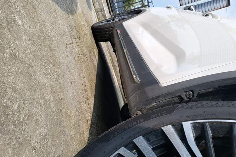 Used CHANGAN OSHAN X7 2020 1.5T Automatic Luxury Model Right Side Sill