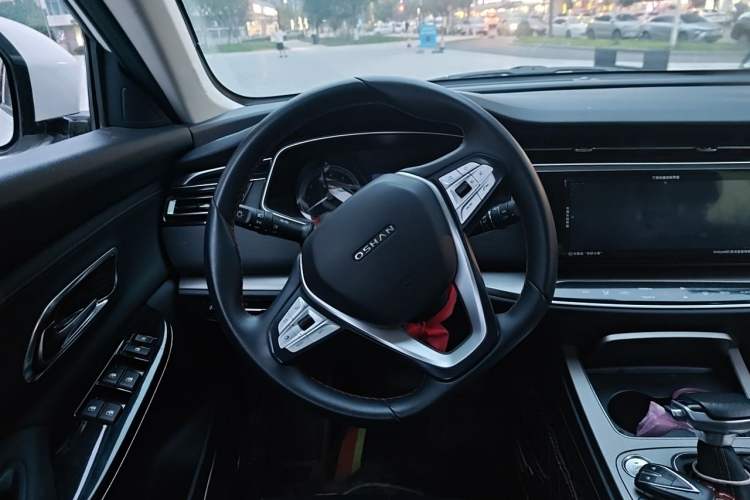 Used CHANGAN OSHAN X7 2020 1.5T Automatic Prestige Edition Steering Wheel