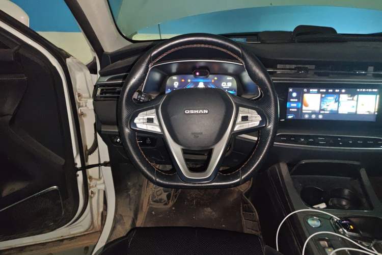Used CHANGAN OSHAN X7 2020 1.5T Automatic Parking with Facial Recognition – Spacey & Carefree Edition Steering Wheel