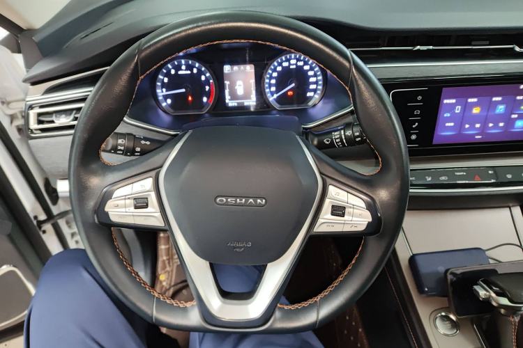 Used CHANGAN OSHAN X7 2020 1.5T Automatic Luxury Version Steering Wheel