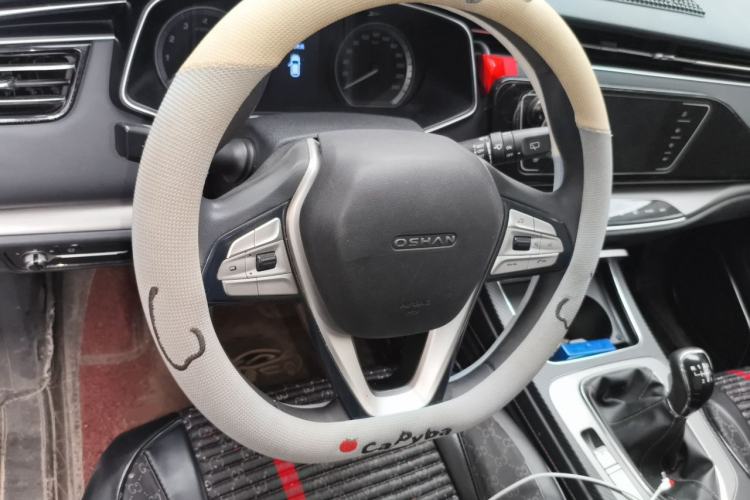 Used CHANGAN OSHAN X7 2020 1.5T Manual Luxury Version Steering Wheel