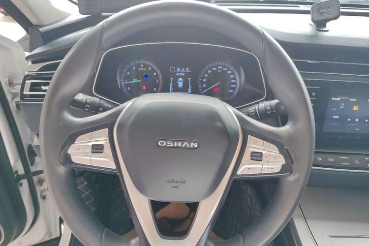 Used CHANGAN OSHAN X7 2020 1.5T Manual Luxury Version Steering Wheel