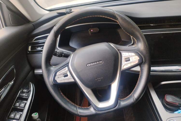 Used CHANGAN OSHAN X7 2020 1.5T Automatic Parking with Facial Recognition – Spacey & Carefree Edition Steering Wheel