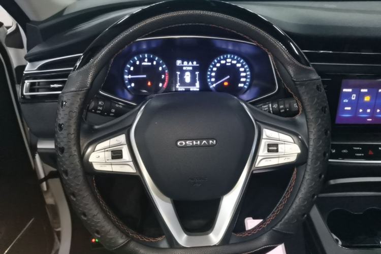 Used CHANGAN OSHAN X7 2020 1.5T Automatic Luxury Version Steering Wheel