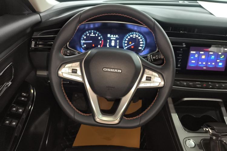 Used CHANGAN OSHAN X7 2020 1.5T Automatic Luxury Version Steering Wheel