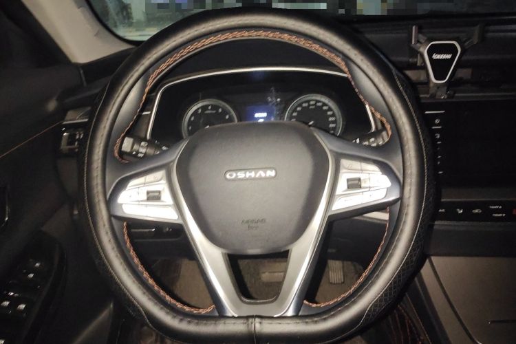 Used CHANGAN OSHAN X7 2020 1.5T Automatic Luxury Version Steering Wheel