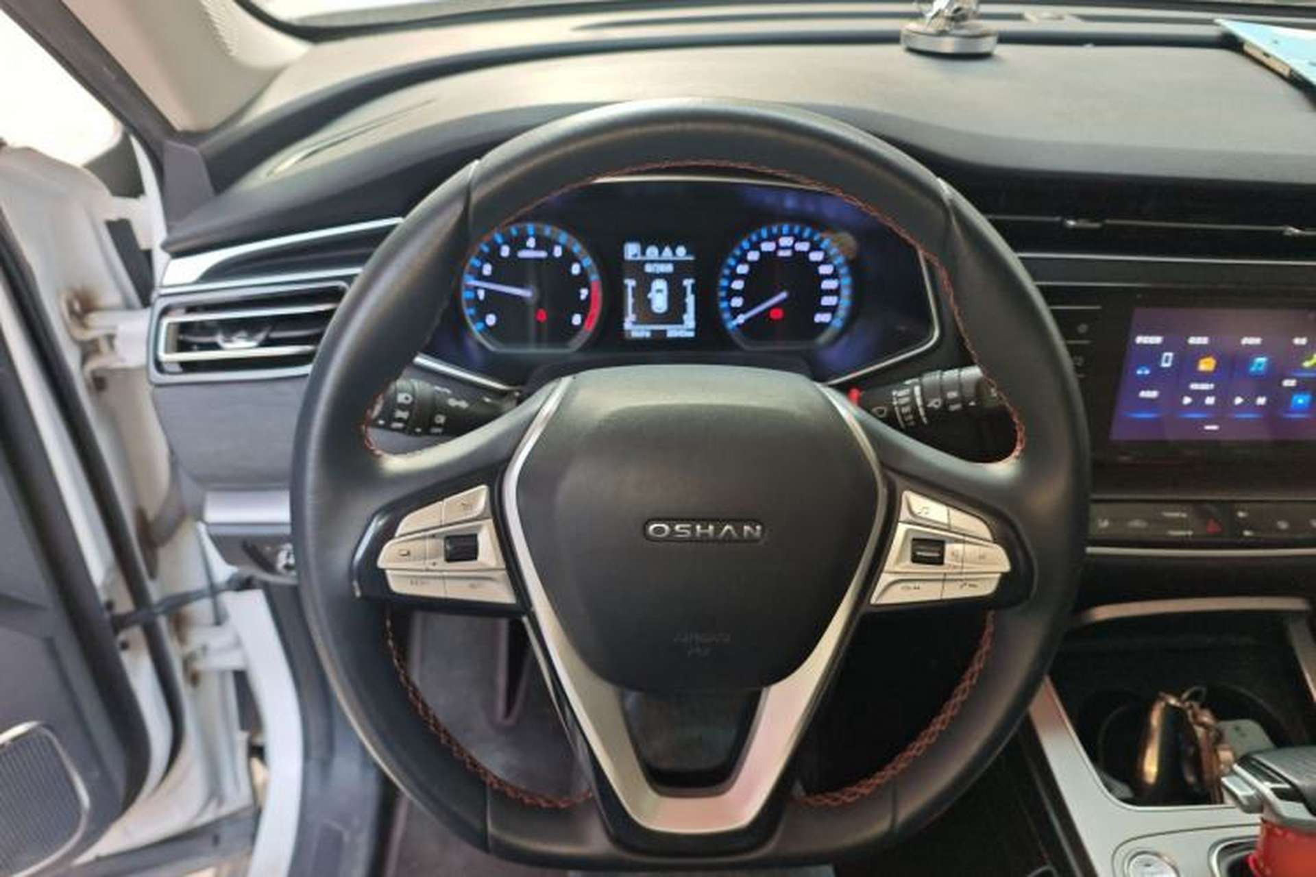 Used CHANGAN OSHAN X7 2020 1.5T Automatic Luxury Version Steering Wheel