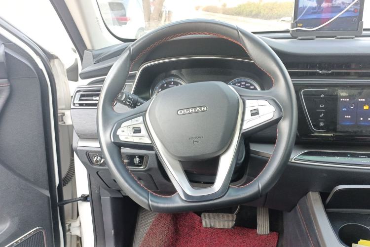Used CHANGAN OSHAN X7 2020 1.5T Automatic Luxury Version Steering Wheel