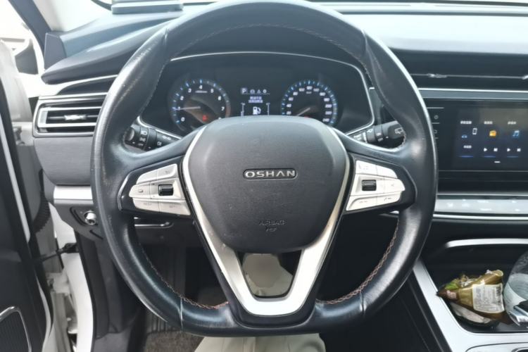 Used CHANGAN OSHAN X7 2020 1.5T Automatic Luxury Version Steering Wheel