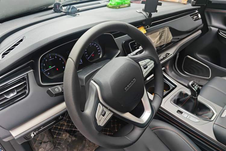 Used CHANGAN OSHAN X7 2020 1.5T Manual Luxury Version Steering Wheel