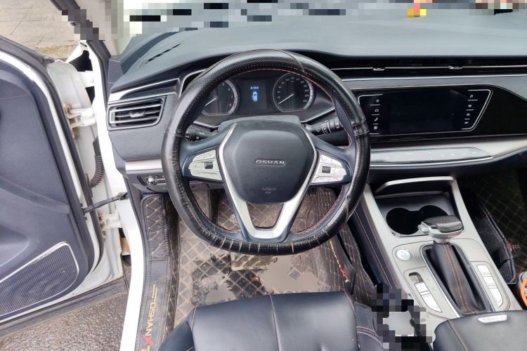 Used CHANGAN OSHAN X7 2020 1.5T Automatic Luxury Version Steering Wheel
