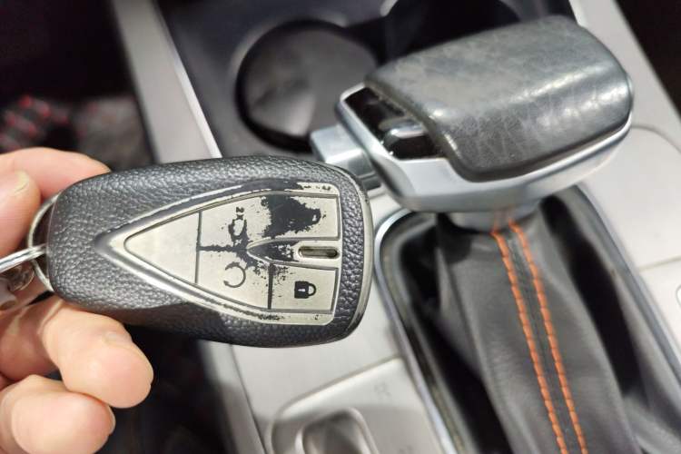 Used CHANGAN OSHAN X7 2020 1.5T Automatic Luxury Model Vehicle Key