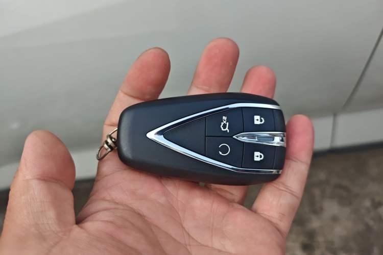Used CHANGAN OSHAN X7 2020 1.5T Automatic Luxury Version Vehicle Key