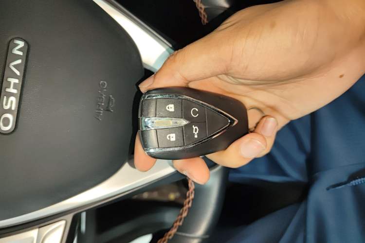 Used CHANGAN OSHAN X7 2020 1.5T Automatic Luxury Version Vehicle Key