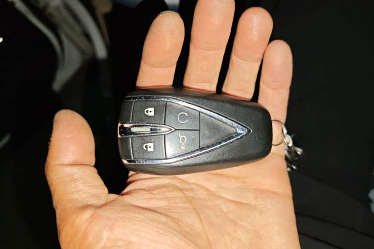 Used CHANGAN OSHAN X7 2020 1.5T Automatic Luxury Version Vehicle Key