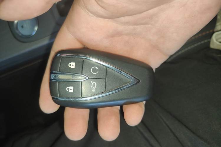 Used CHANGAN OSHAN X7 2020 1.5T Automatic Luxury Version Vehicle Key