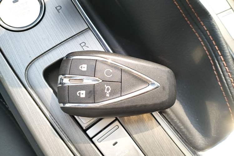 Used CHANGAN OSHAN X7 2020 1.5T Automatic Luxury Model Vehicle Key
