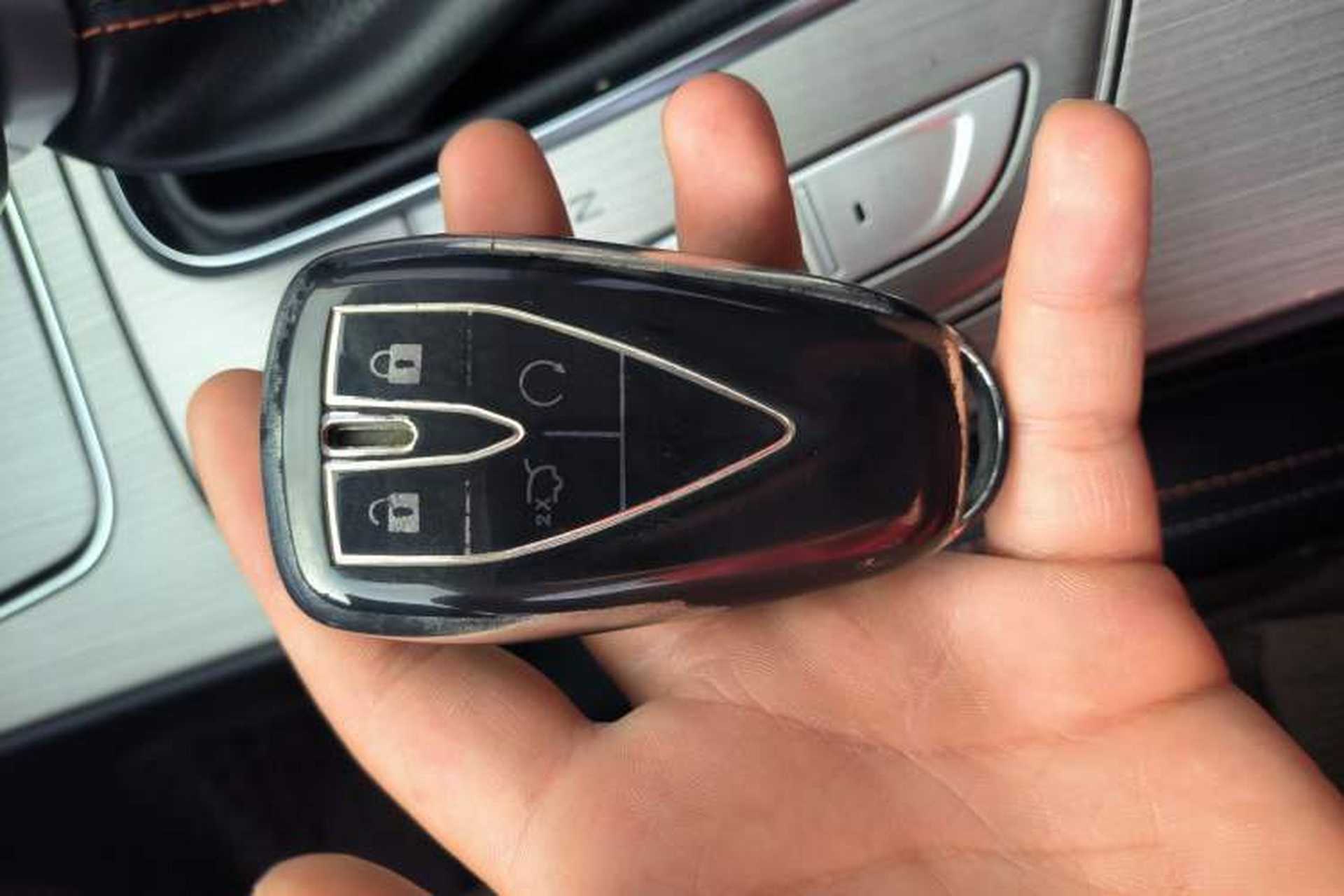 Used CHANGAN OSHAN X7 2020 1.5T Automatic Luxury Model Vehicle Key