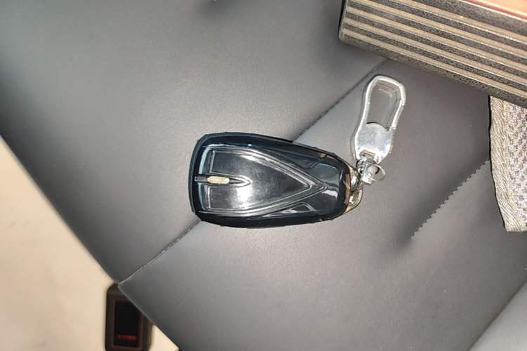 Used CHANGAN OSHAN X7 2020 1.5T Automatic Luxury Version Vehicle Key