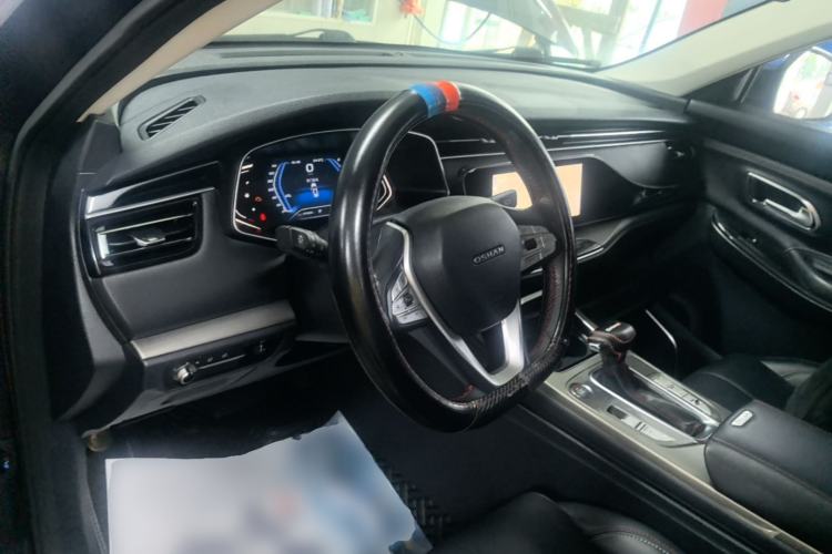 Used CHANGAN OSHAN X7 2021 1.5T Automatic Luxury Model Center Console