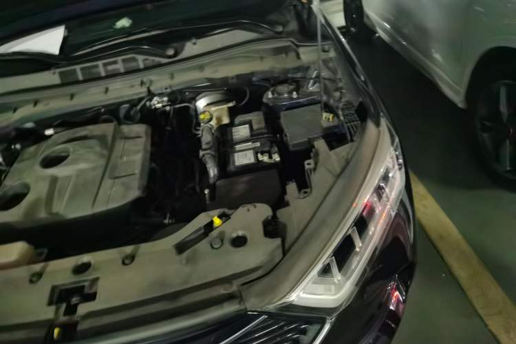 Used CHANGAN OSHAN X7 2021 1.5T Automatic Luxury Version Engine Bay Left