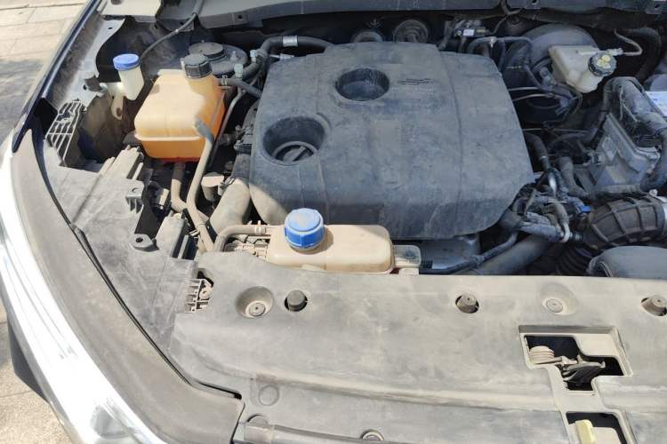 Used CHANGAN OSHAN X7 2021 1.5T Automatic Luxury Model Engine Bay Right