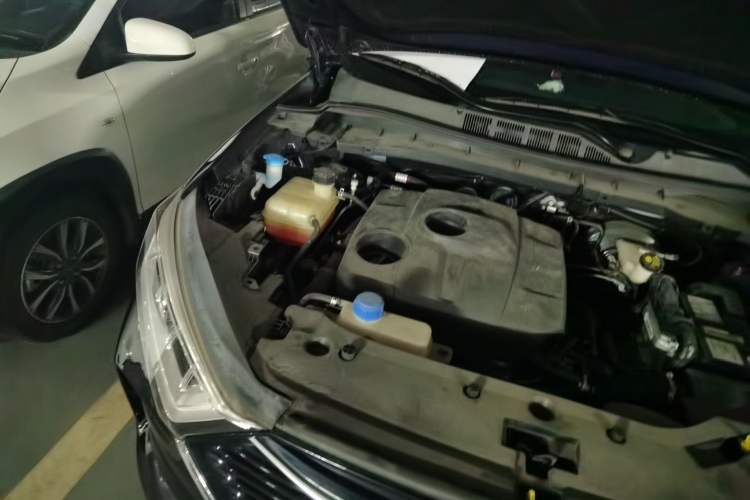 Used CHANGAN OSHAN X7 2021 1.5T Automatic Luxury Version Engine Bay Right